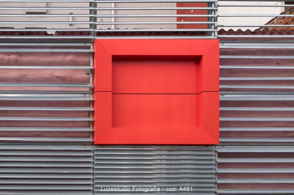 Fotografa de arquitectura reportaje medianera Mar de Metal en Gijon Asturias 5