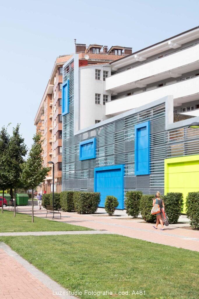 Fotografa de arquitectura reportaje medianera Mar de Metal en Gijon Asturias3